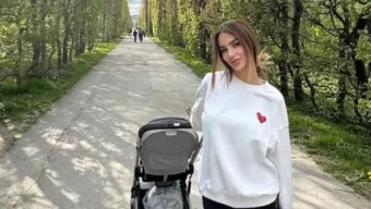 Aleksandra Nikolić napustila Srbiju sa kćerkicom