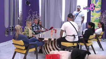 MET*Ž U KUĆI ODABRANIH: Aleksandra brut*lno zarat*la sa Sofijom