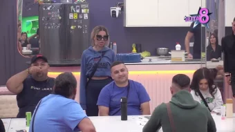 Pukla tikva: Aneli prekinula prijateljstvo sa Ivanom, žestoko udar*la na ljude sa kojima najviše vremena provodi!