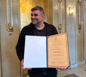 “TO JE ZNAK DA SE IDE DOBRIM PUTEM…” Saša Mirković se oglasio za Hype TV nakon primanja prestižne nagrade: “JA SAM PONOSAN NA SEBE, SVOJ RAD I NA KARIJERU KOJU VEĆ IMAM”