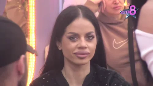 Drsko udarila na produkciju/Photo: Printscreen