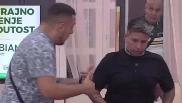 MATORA OGORČENA NA GASTOZA