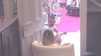 Gruja udar*o na Mimas, opleo po njoj zbog jednog razloga