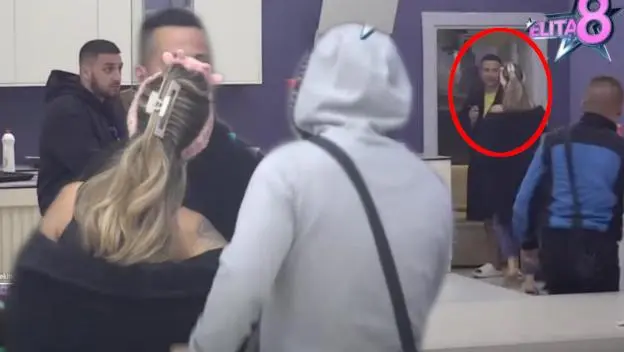 EVO ŠTA SE DESILO U 3 SEKUNDE SNIMKA KOJI NIJE EMITOVAN NA TV/Photo: TV Pink printscreen