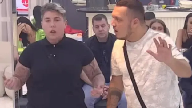 MATORA OGORČENA NA GASTOZA