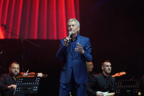 EMOTIVNI MOMENAT NA KONCERTU MIROSLAVA ILIĆA / Photo: ATA Images
