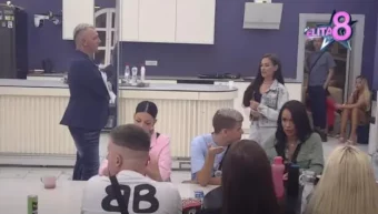 Stefani se kroz suze povjerila njoj da je primorana biti sa Munjom zbog malog Konstantina! On skočio kao oparen