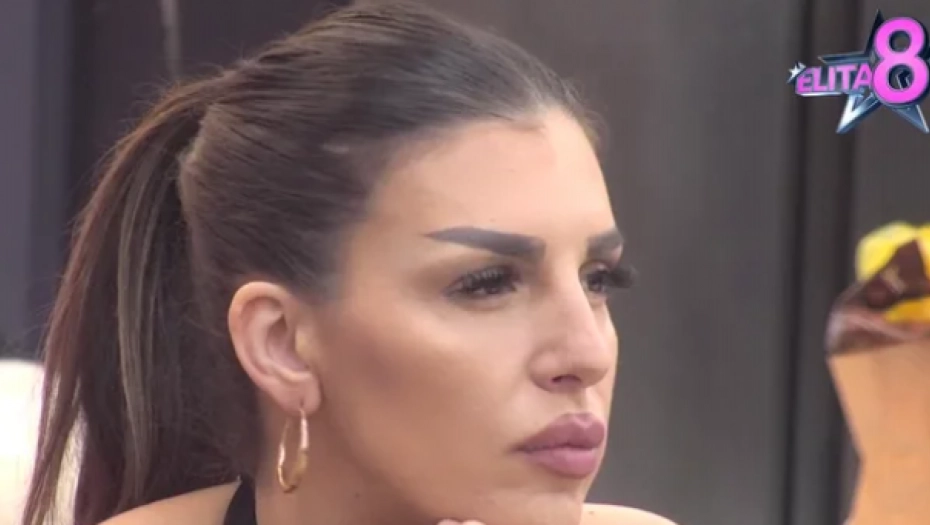 OT*TA I VEZ*NA U NAPUŠTENOJ KUĆI!