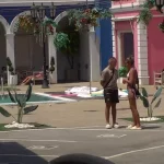 GASTOZ I SOFI UHVAĆENI U KREVETU!