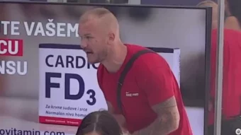 Munjez zaurlao na Anđelu, Gastoz stao na njegovu stranu, pljušte uvr*de