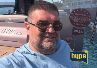 SAŠA MIRKOVIĆ SE OGLASIO ZA POČETAK LJETA! Pored broda najavio SPEKTAKULARNU PROGRAMSKU ŠEMU HYPE TV! (Foto)