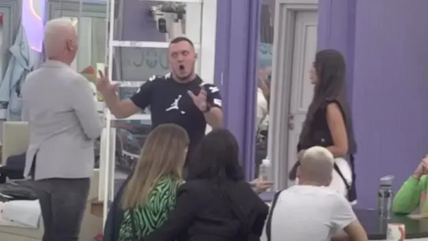 Sram te bilo, ti si me ohladila od sebe