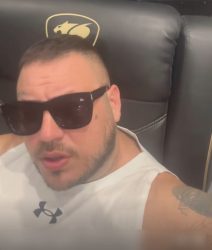 Filip Car žestok: „BRAĆO CRNOGORCI, ČUVAJTE SE K*RVI I DINOSAURUSA IZ BEOGRADA, ZAGREBA, SARAJEVA…“