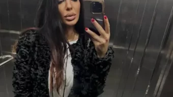 Bivša rijaliti učesnica otkrila kroz kakav je ho*or prošla zbog veze sa poznatim pjevačem: Plakala sam po cijeli dan i pila lijekove za smirenje!