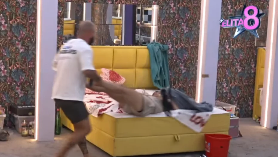 UHVATILA GA NA DJELU!