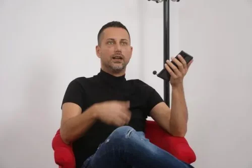 VELIKI FAVORIT VANREDNO NAPUSTIO RIJALITI