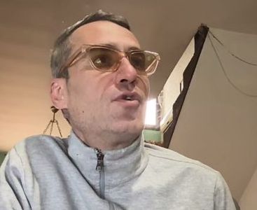 POŽGAJ JE MORAO DA IZAĐE