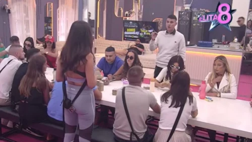 UČESNICA RIJALITIJA OPŠ*ILA SA POZNATIM VODITELJEM?