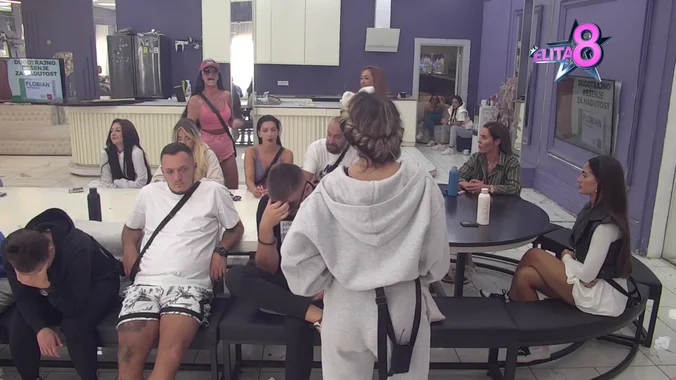 ANELI DANAS RAT*JE NA SVIM FRONTOVIMA!