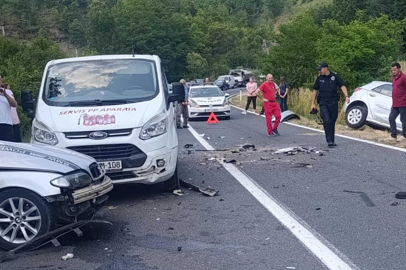 U saobraćajnoj nesreći kod Semizovca povrijeđene dvije osobe