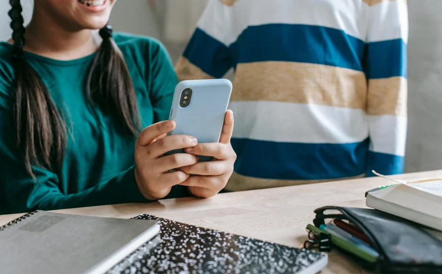 EU priprema put zabrani društvenih mreža za maloljetnike