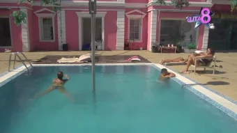 BACILA UDICU! Anđela se trudi na sve načine da privuče Gastozovu pažnju! On daje sve od sebe da ne poklekne!