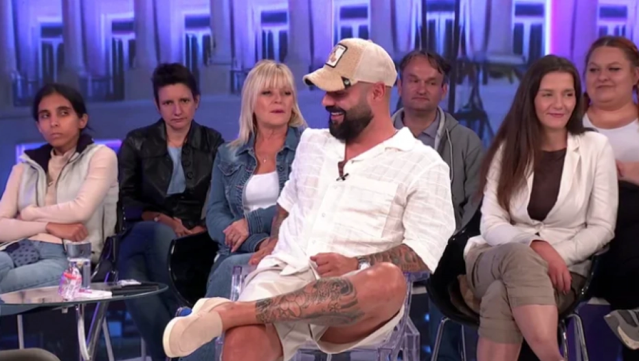 JANJUŠ RASKRINKAO ANELI!