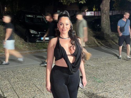 BUJNI DEKOLTE Foto Hype