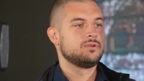 Ovo je savršeni otac koji je u bjekstvu od kamatara!