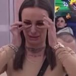 Teodora uhvaćena na djelu sa cimerom