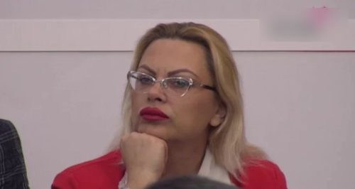 MARIJA KULIĆ TRAŽI MISTERIOZNOG MOMKA KOJI JE POSLAO POKLON!