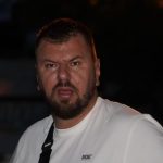 GLEDATELJKA MOLI JANJUŠA DA JE „OT*UŠI“!