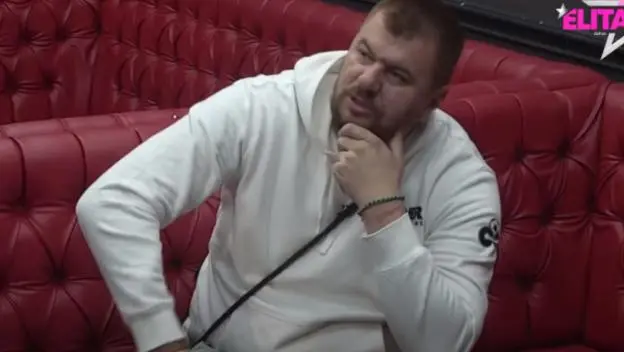 Tek raskinuo sa dečkom, pa izjavio ljubav Janjušu!