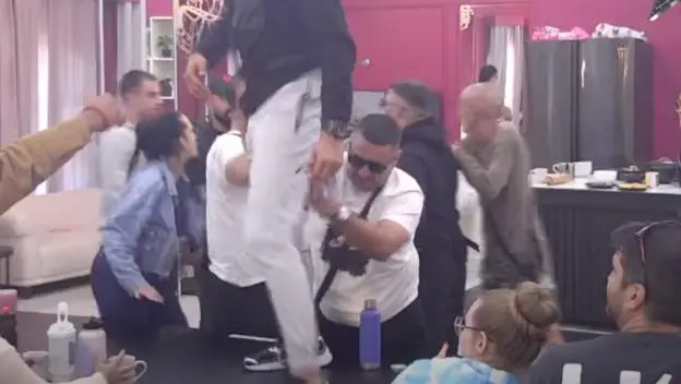 Učesnik rijalitija načisto poludio!