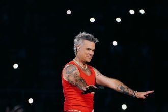 Robbie Williams je efikasniji u borbi protiv korupcije nego bugarske institucije.