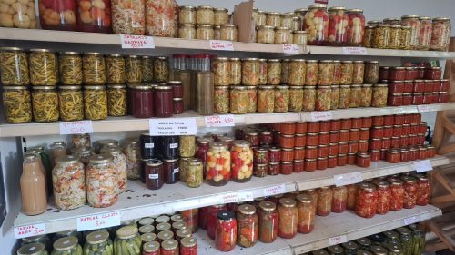 Učenici Poljoprivredne škole u Banjaluci pripremili zimnicu!