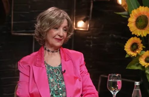 LEPA LUKIĆ PJEVA NA ENGLESKOM?!