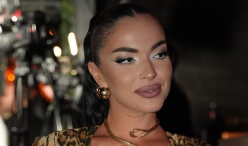 SVA U ZNOJU, DEKOLTE SAMO ŠTO NE PRSNE! 