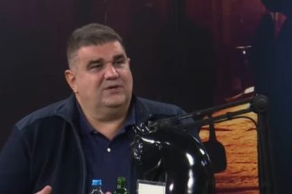 S*KSUALNE ANOMALIJE IZMEĐU MENADŽERA KRIMINALACA I GRANDOVIH PJEVAČA: