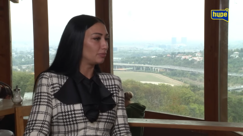 PJEVAČICA IMALA LAŽNU SVADBU SA 30 GODINA STARIJIM!