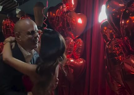 LJUBILA JE PJEVAČA I RODILA MU KĆERKU! 