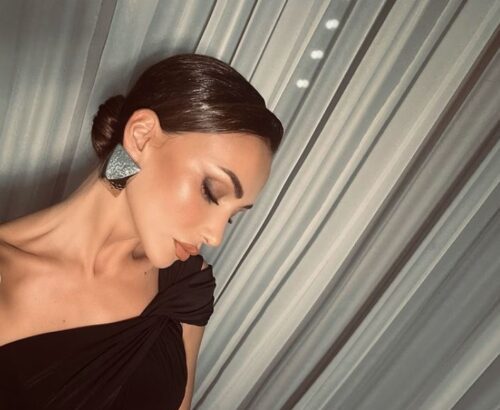 EMINA JAHOVIĆ SE RASPADA OD BOLA