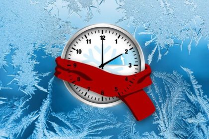 Noćas pomjeranje kazaljki za jedan sat unazad!