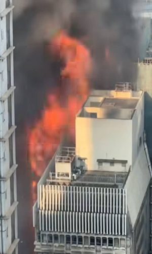 Tornjevi u plamenu, požar u stambenim zgradama! Strava i užas!