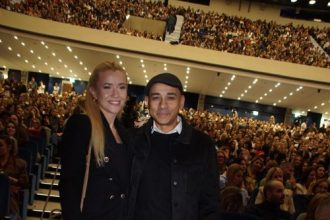 Pjevač Husa Alijević se pojavio u javnosti sa DVIJE DECENIJE MLAĐOM