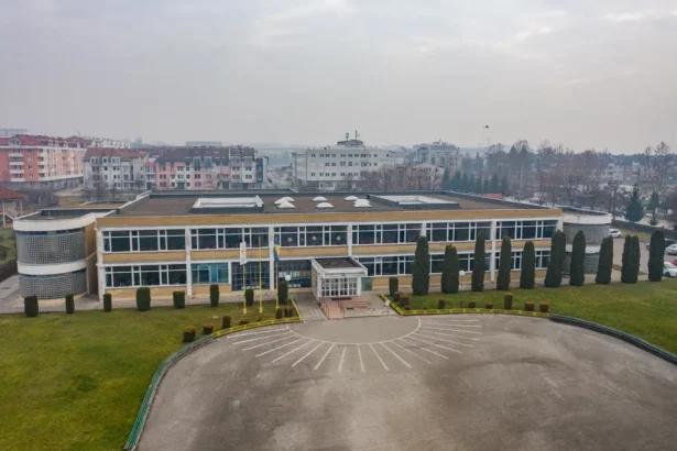 Vršnjačko nasilje u Sarajevu: Zbog nasilne učenice roditelji od sutra ne šalju svoju djecu na nastavu!