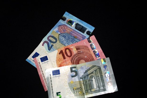 MUP izdao upozorenje: U opticaju lažne novčanice u apoenima od 5, 10 i 20 eura!