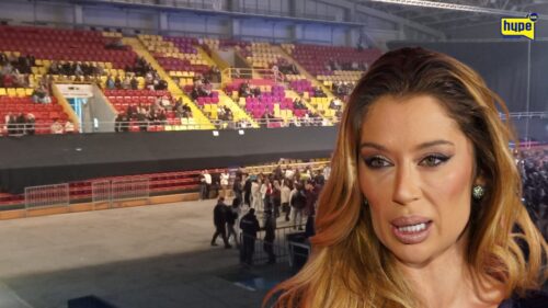 TEA TAIROVIĆ PJEVA U POLUPRAZNOJ DVORANI