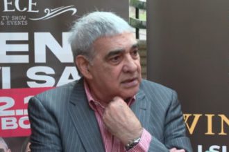 PJEVAČ KOJI JE OSTAO BEZ NOVCA ZBOG KOCKE I KLAĐENJA?!