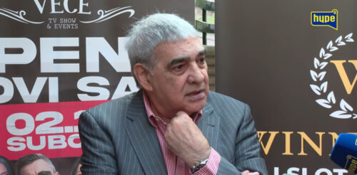 PJEVAČ KOJI JE OSTAO BEZ NOVCA ZBOG KOCKE I KLAĐENJA?! 